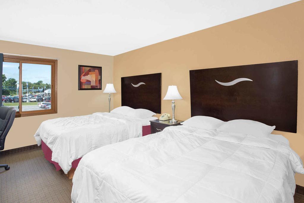 ซูเปอร์ 8 บาย วินด์แฮม เชอบอยแกน วิสคอนซิน Motel ชีบอยแกน ภายนอก รูปภาพ