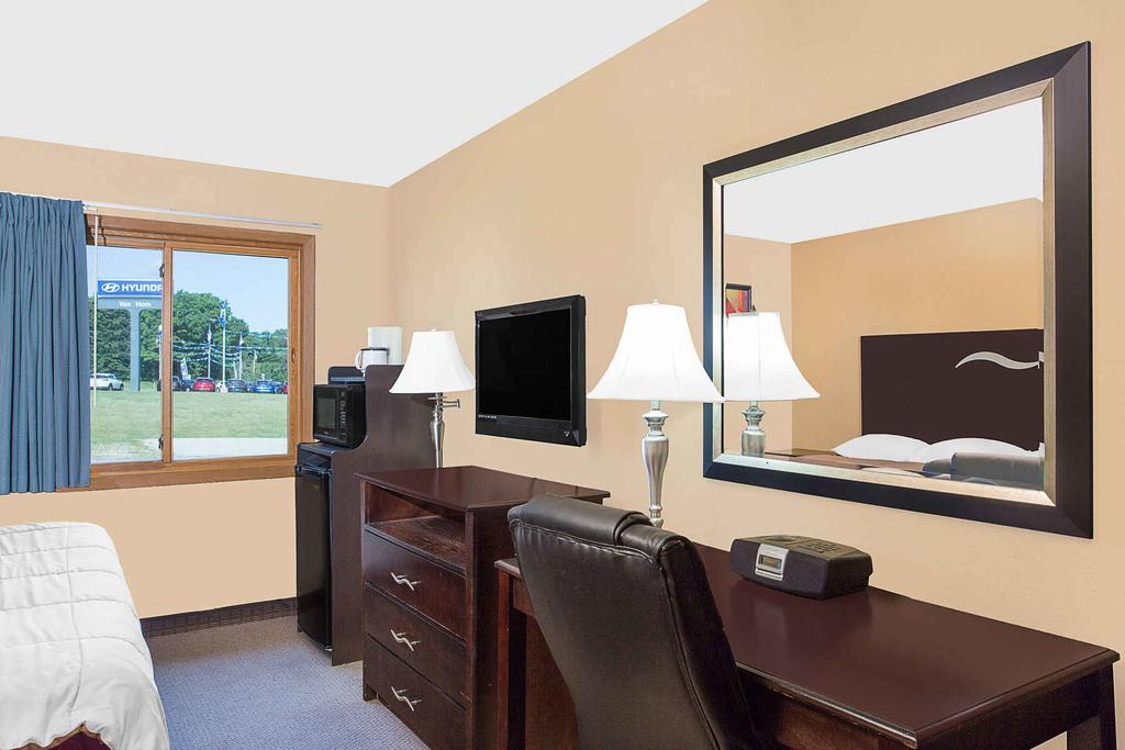 ซูเปอร์ 8 บาย วินด์แฮม เชอบอยแกน วิสคอนซิน Motel ชีบอยแกน ภายนอก รูปภาพ